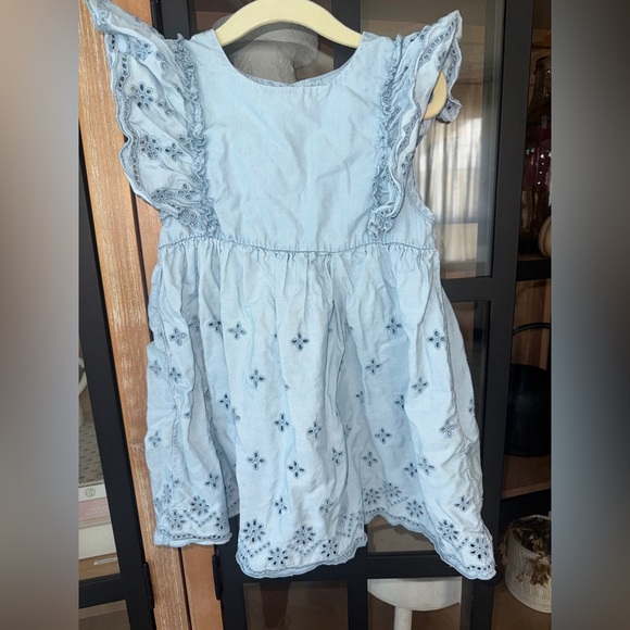 Zara Kids eyelet chambray dress ruffles flutter sleeve toddler girl denim floral - Picture 2 of 7